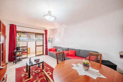 Apartamento t2 c/garagem em agualva-cacém – oportunidade única