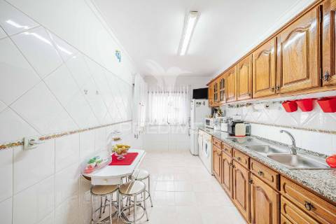Apartamento t2 c/garagem em agualva-cacém – oportunidade única