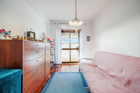 Apartamento t2 c/garagem em agualva-cacém – oportunidade única