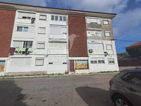 Apartamento t2 remodelado na pontinha, odivelas