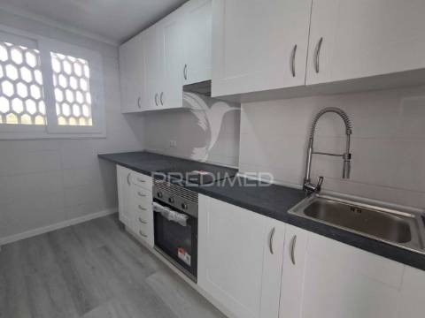 Apartamento t2 remodelado na pontinha, odivelas