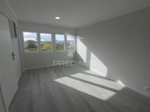 Apartamento t2 remodelado na pontinha, odivelas