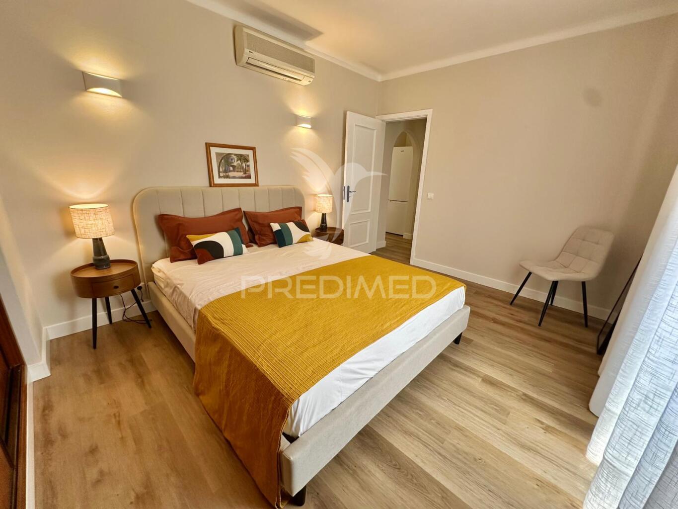 Apartamento t2 totalmente remodelado na charmosa vila de alvor