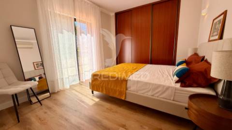 Apartamento t2 totalmente remodelado na charmosa vila de alvor