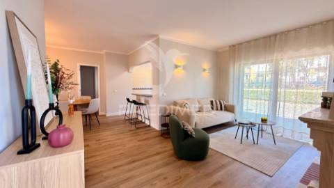 Apartamento t2 totalmente remodelado na charmosa vila de alvor