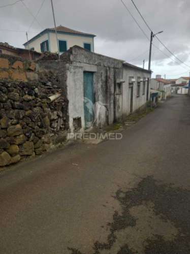 Moradia para recuperar nas fontinhas