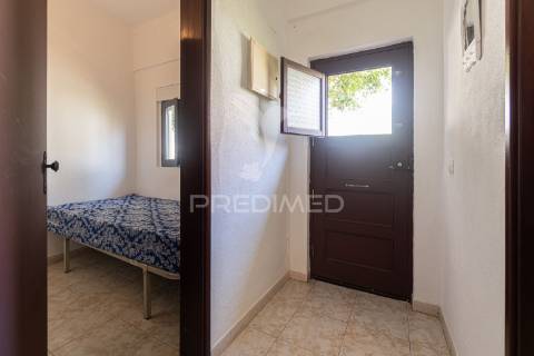 Apartamento t5, rés do chão de moradia em sines