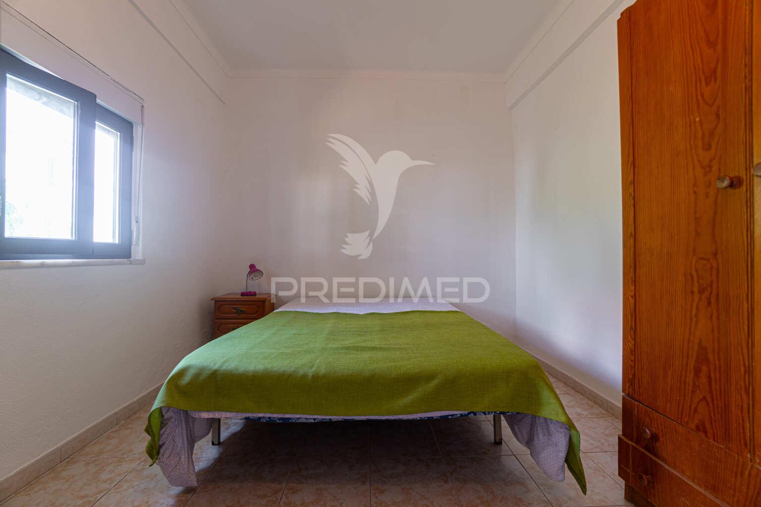 Apartamento t5, rés do chão de moradia em sines