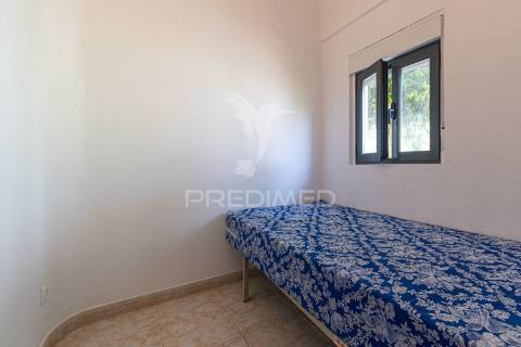 Apartamento t5, rés do chão de moradia em sines