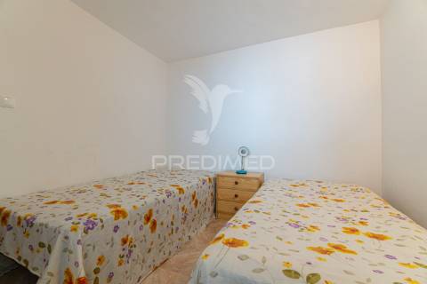 Apartamento t5, rés do chão de moradia em sines