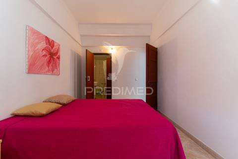 Apartamento t5, rés do chão de moradia em sines