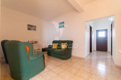 Apartamento t5, rés do chão de moradia em sines