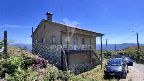 Moradia t3 individual para concluir – terreno de 1975m² com vistas deslumbrantes