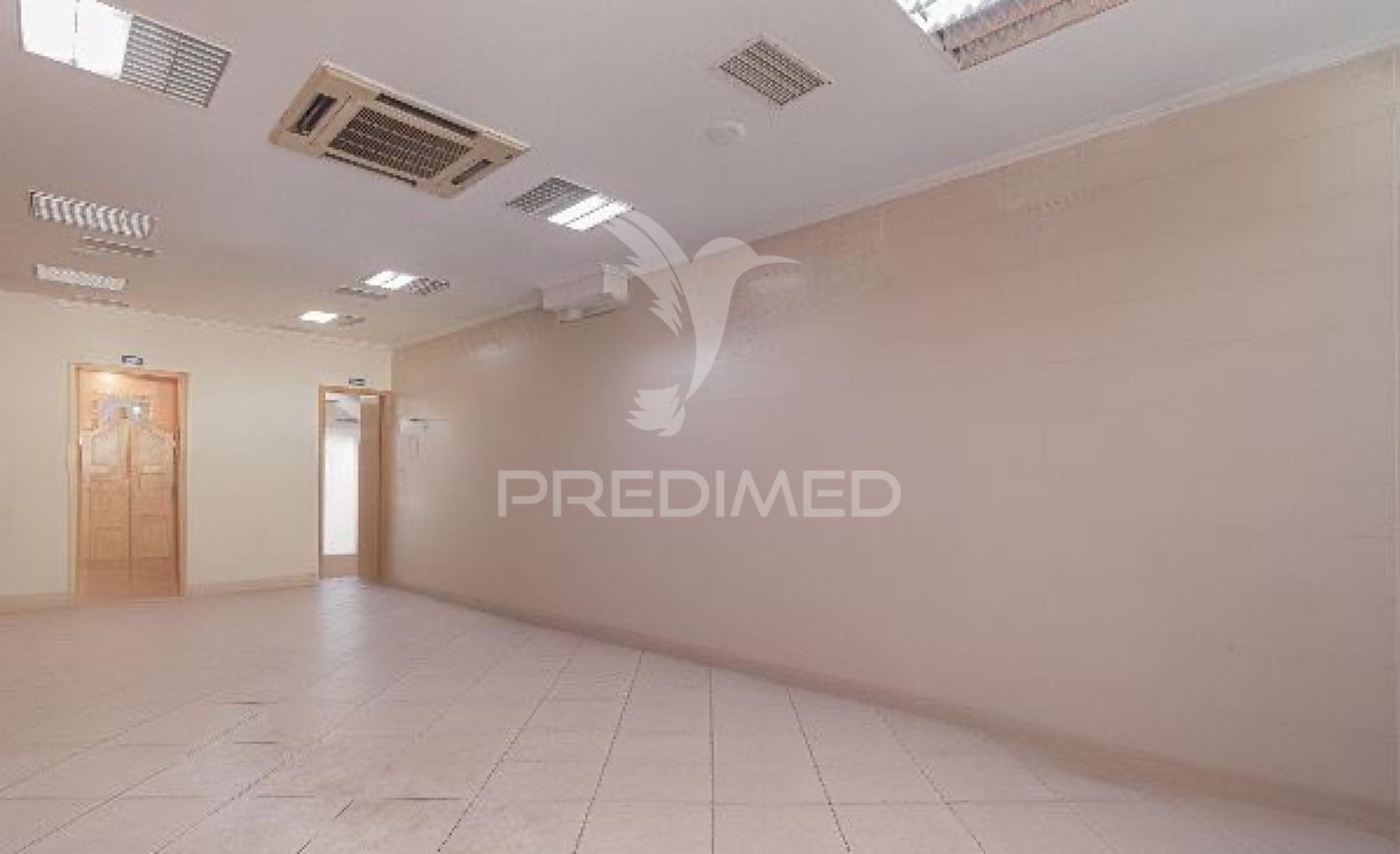 Loja para venda laranjeiro - frente à policia