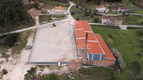 Armazém com licença industrial em excelente localização