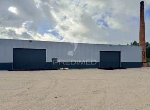 Armazém com licença industrial em excelente localização