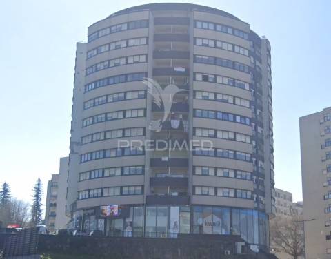 Apartamento t4 com garagem — braga (são vicente)