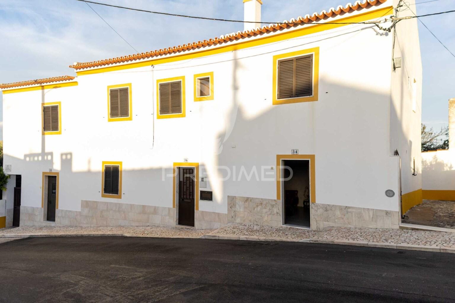 Moradia t2 + 1 + quintal em pardais - vila viçosa