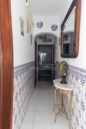 Moradia t2 + 1 + quintal em pardais - vila viçosa