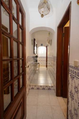 Moradia t2 + 1 + quintal em pardais - vila viçosa