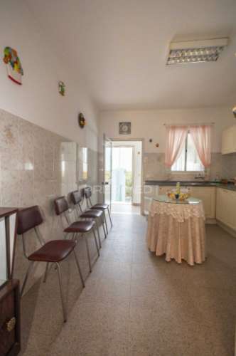 Moradia t2 + 1 + quintal em pardais - vila viçosa