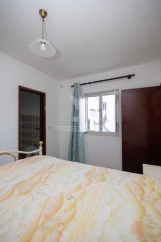 Moradia t2 + 1 + quintal em pardais - vila viçosa