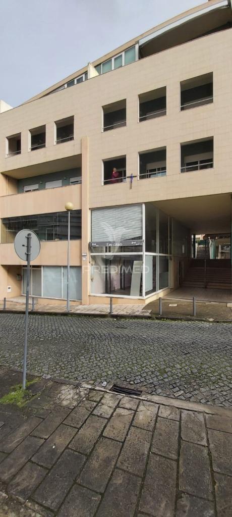 Loja comercial para arrendamento na rua da boavista