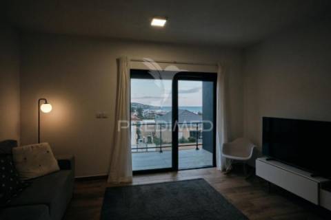 Prédio moderno com 4 apartamentos t1 equipados – centro da vila das velas