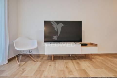 Prédio moderno com 4 apartamentos t1 equipados – centro da vila das velas