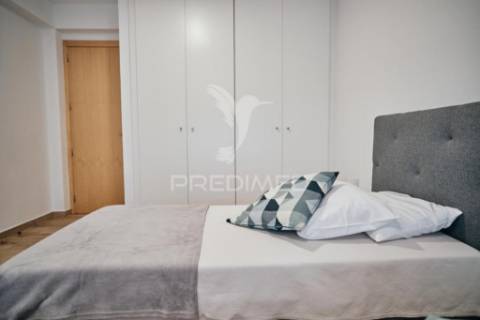 Prédio moderno com 4 apartamentos t1 equipados – centro da vila das velas