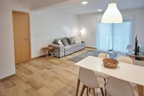 Prédio moderno com 4 apartamentos t1 equipados – centro da vila das velas