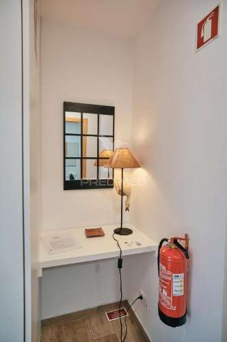 Prédio moderno com 4 apartamentos t1 equipados – centro da vila das velas