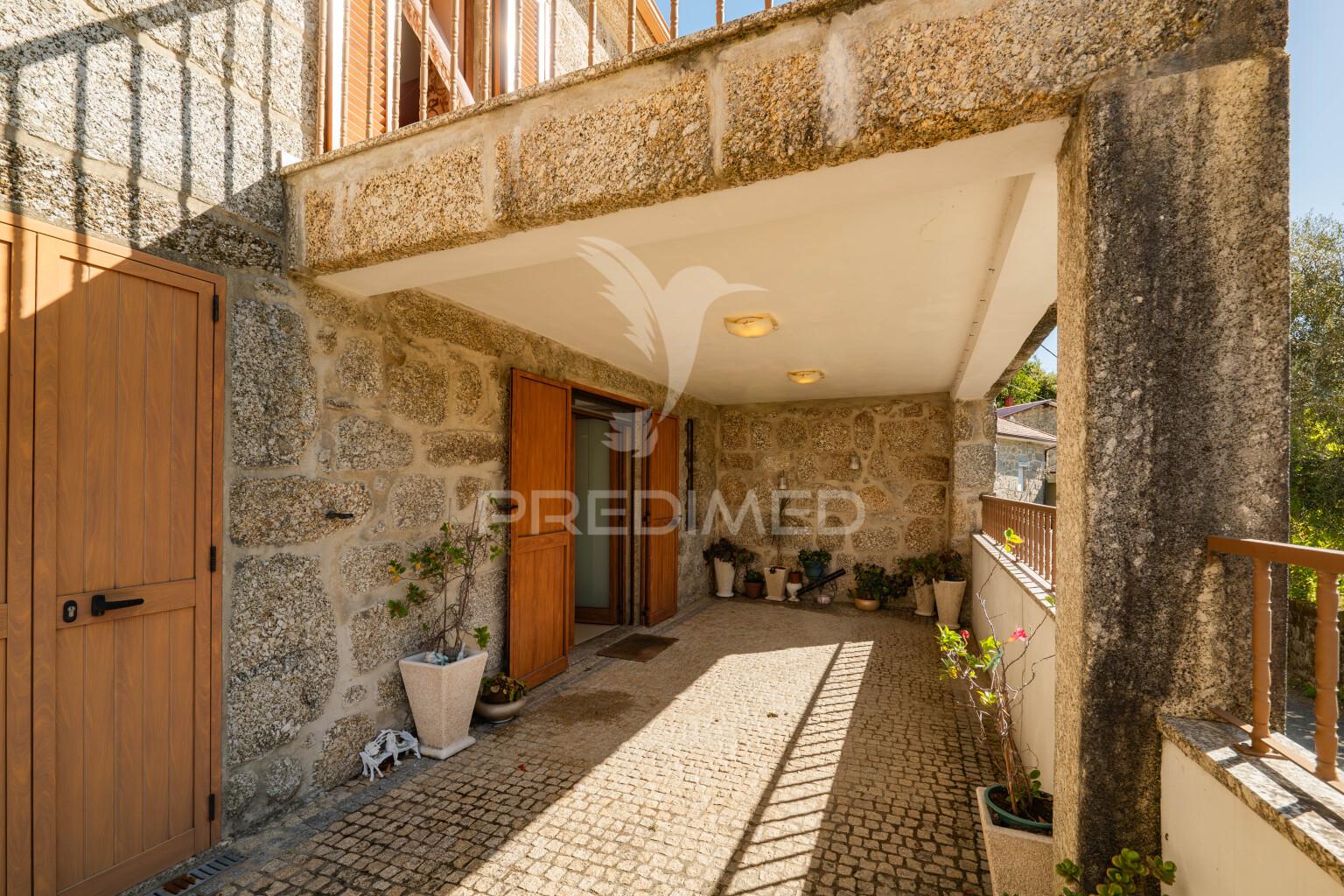 Moradia individual t3 valdosende - gerês