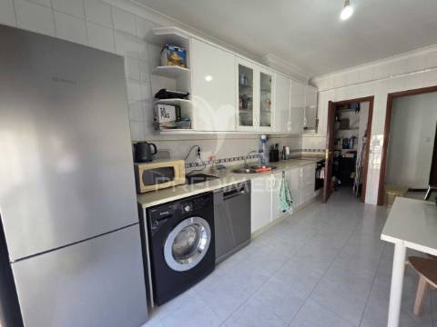 Apartamento t2 com elevador - 4 andar