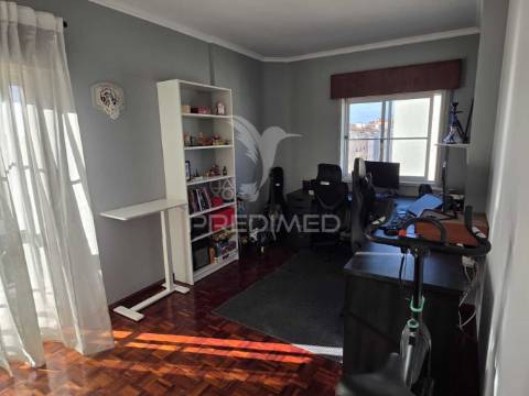 Apartamento t2 com elevador - 4 andar