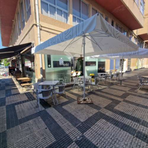 Trespasse de café- restaurante o barretu’s no centro da cidade