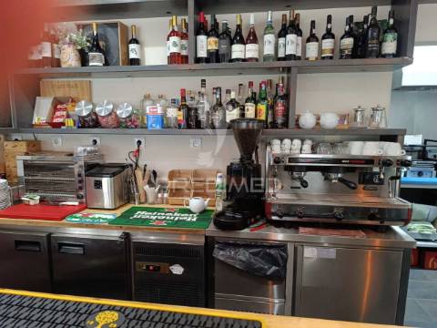 Trespasse de café- restaurante o barretu’s no centro da cidade