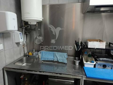 Trespasse de café- restaurante o barretu’s no centro da cidade