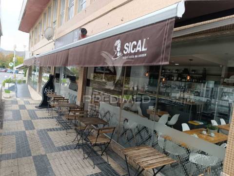 Trespasse de café- restaurante o barretu’s no centro da cidade