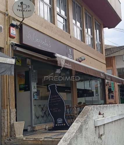 Trespasse de café- restaurante o barretu’s no centro da cidade