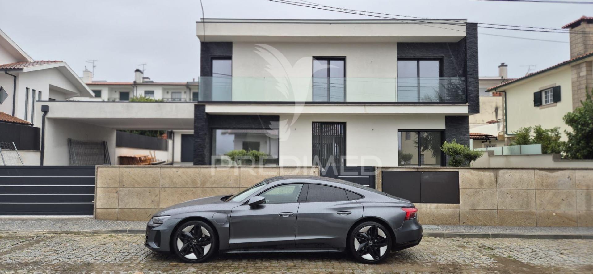 Moradia t4 - ferreiros