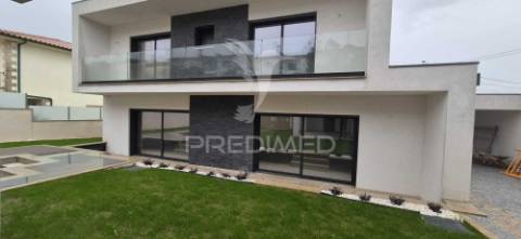 Moradia t4 - ferreiros