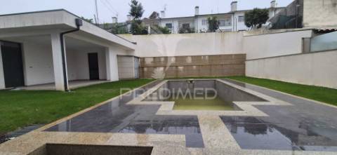 Moradia t4 - ferreiros