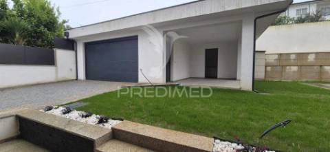 Moradia t4 - ferreiros