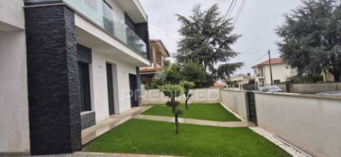 Moradia t4 - ferreiros