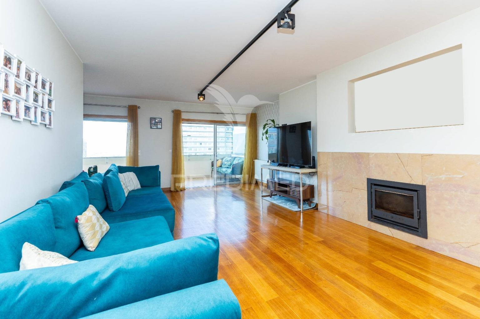 Apartamento t4 penthouse com leça palmeira