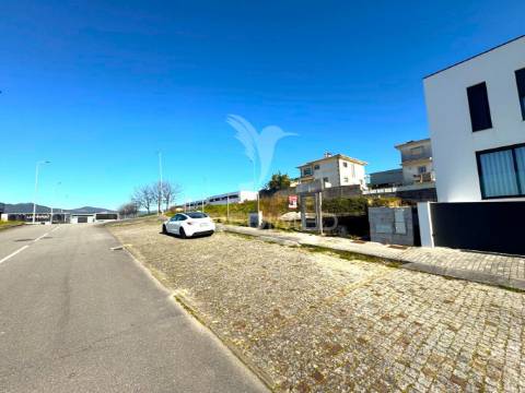 Moradia nova t3 de "gaveto" em ponte - guimarães