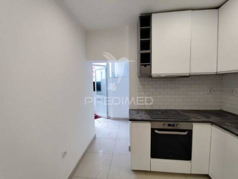 Apartamento t2 remodelado lavradio