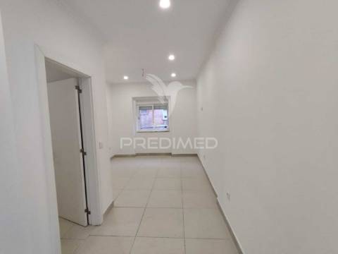 Apartamento t2 remodelado lavradio