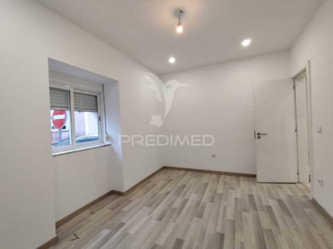 Apartamento t2 remodelado lavradio